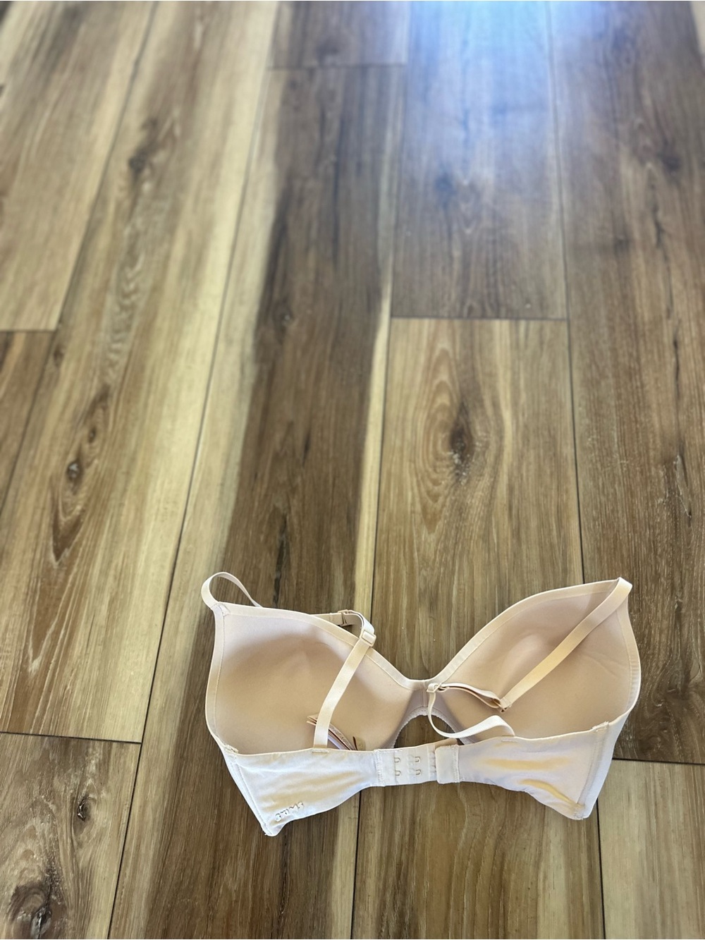 Skims women’s tan bra size 32D - Picture 3 of 4